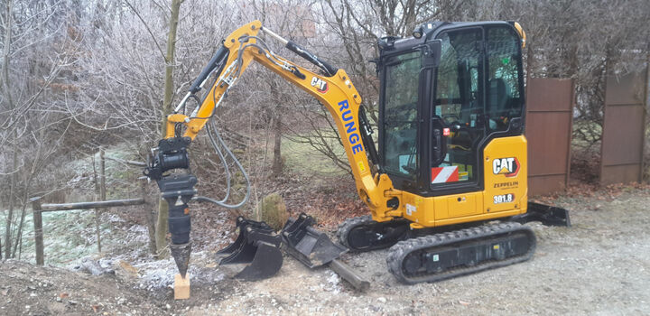 CAT 301.8 mit Seifert Kegelspalter 18t. Spalltkraft