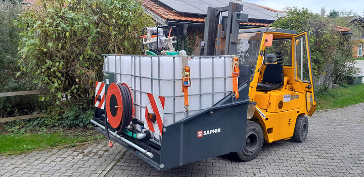 Mobilwassertank mit Saug und Druckpumpe 2000l